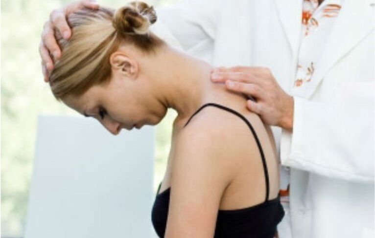 To identify osteochondrosis of the spine, the doctor conducts a visual examination